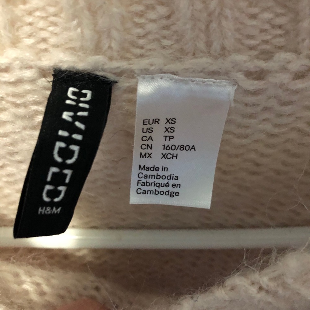 3/$15 Knit sweater - Picture 4 of 4
